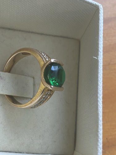 Yellow Gold Emerald Diamond Ring - Picture 3 of 3
