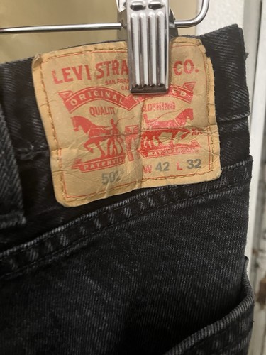 Pantalones de mezclilla para hombre 40133 Levis 501 pierna recta botón mosca - 42x32, negros - Imagen 4 de 5
