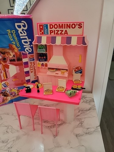 Rare Barbie Domino's Pizza Party Play Set vintage And Extras - Picture 2 of 16