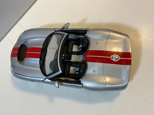 1999 Shelby Series 1 in 1/18 Scale Diecast by Bburago - Picture 5 of 8