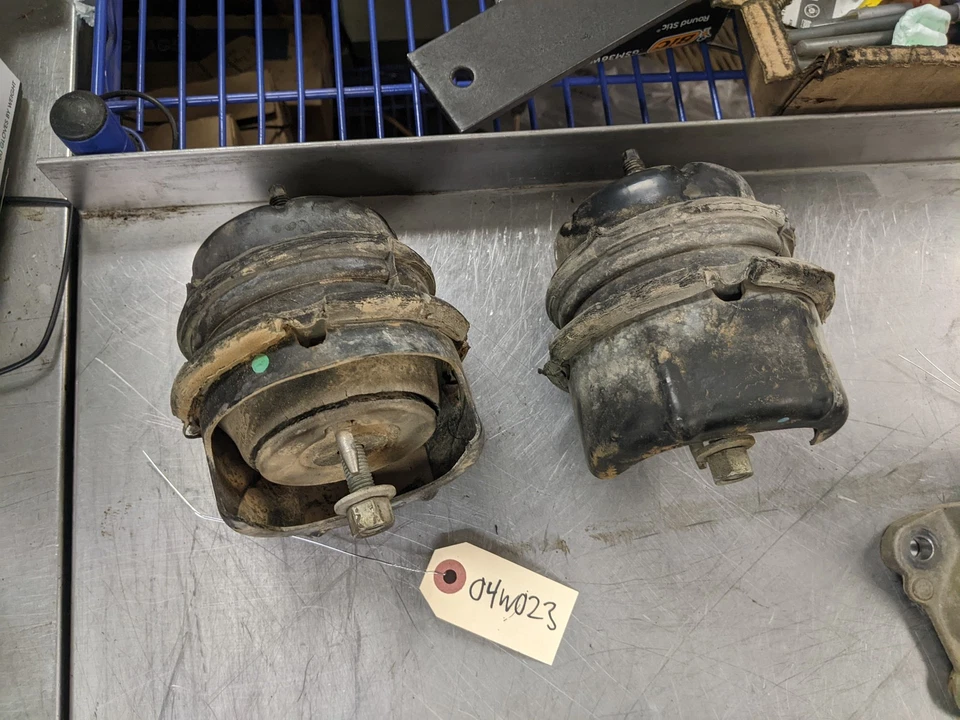 Par de soportes de motor para 99-01 Jaguar XJ8 4.0 Foto 2 de 4