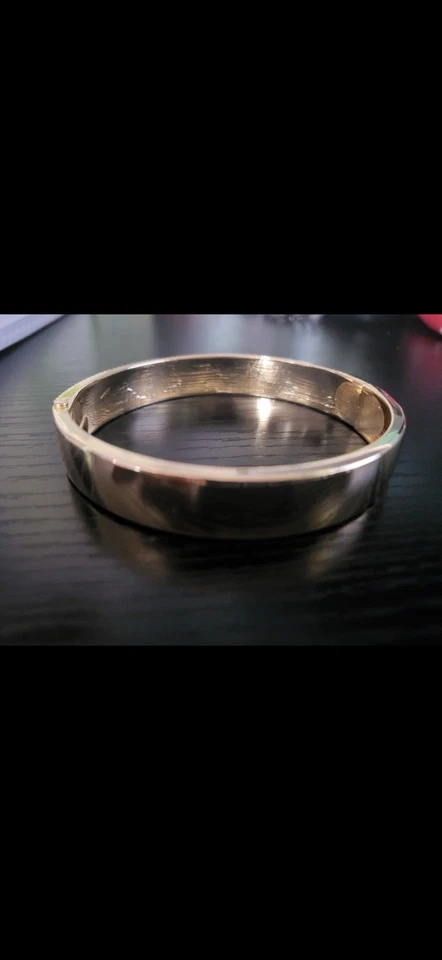 Brazalete Lane Bryant Valentine's Chapado en Oro Y2K con Brillo XOXO en Cuero Negro Foto 3 de 4