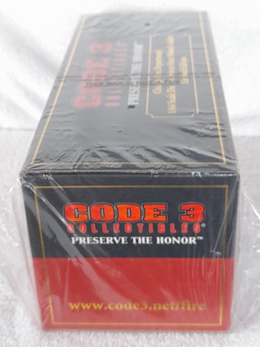 Code 3 CHICAGO FIRE DEPT PIERCE LADDER FDE314 1/64 #12916 Factory Sealed - Picture 3 of 6