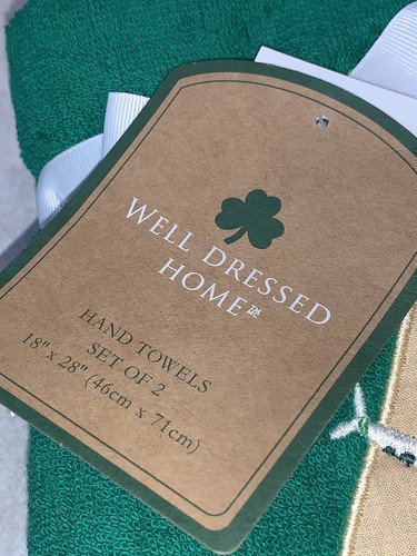 Well Dressed Home 2 Hand Towels Shamrocks Irish Green St Patrick Day Lab Dog New - Picture 2 of 5