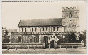 Hampshire-postcard-St-Peters-Church-Petersfield-A203