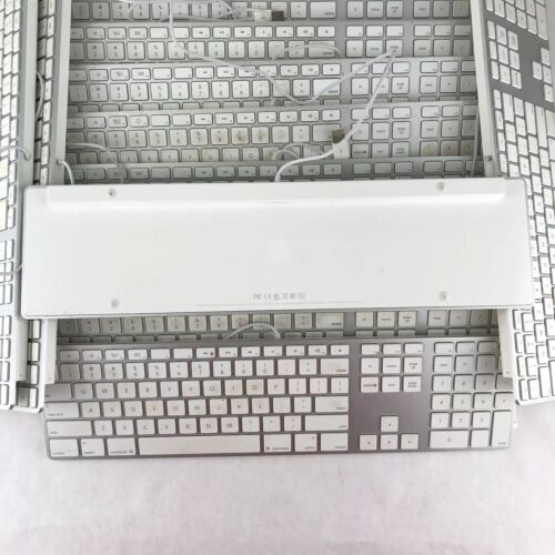 Lot of 10 Apple A1243 Keyboards Wired Slim Aluminum Ultrathin w/NumPad✅Tested - Picture 3 of 5
