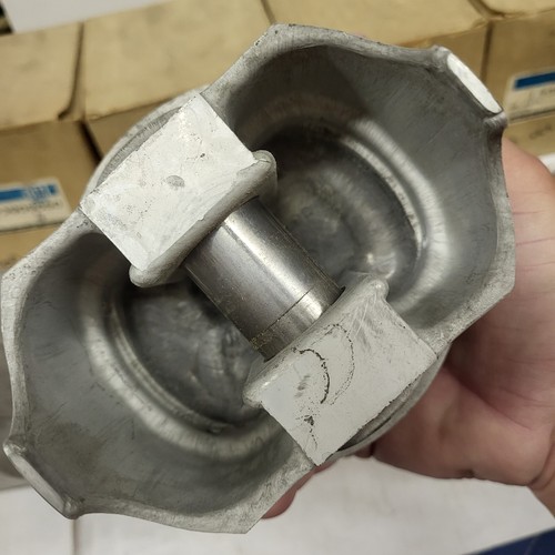 NOS 1967-68 Chevy Corvette 427 L88 GM Pistons .060 1st Design 3909860 OEM Rare - Picture 12 of 16