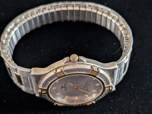 Men's Vintage Waltham Day Water Resistant Skin Diver Two Tone Watch - Picture 4 of 7