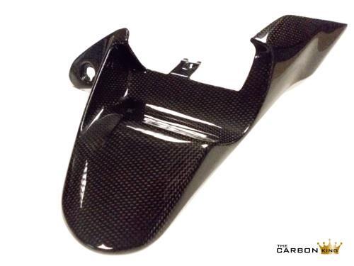 ABRAZADOR TRASERO DE CARBONO DUCATI SUPERSPORT 2017-19 EN FIBRA PROTECTOR DE BARRO TEJIDO DE BRILLO LISO - Imagen 2 de 4