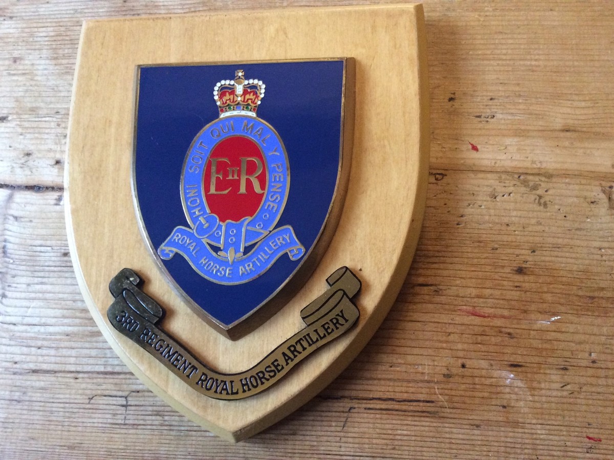 BRITISH ARMY 3RD REGIMENT ROYAL HORSE ARTILLERY (RHA) METALLIC PLAQUE/SHIELD