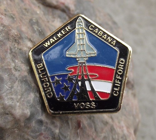 NASA Space Shuttle STS 53 USA Department of Defense Classified Mission Pin Badge - Picture 1 of 2