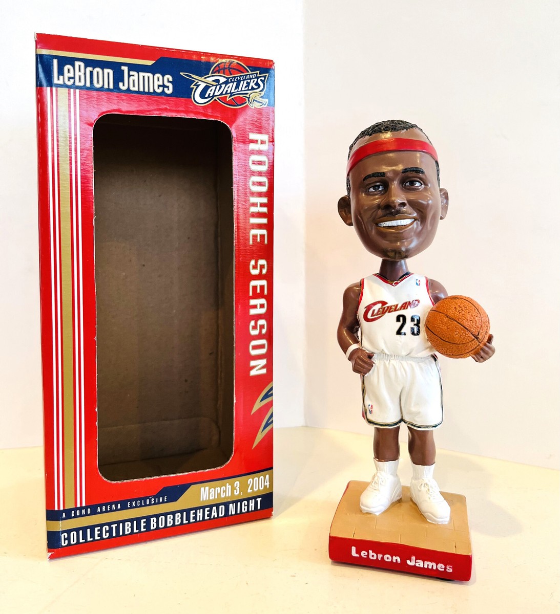 LeBron James EMPLOYEE EXCLUSIVE ~ 2003 2004 ROOKIE Bobblehead SGA