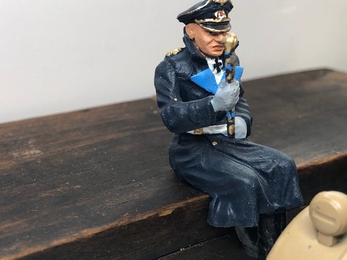 1 Lineol sitzender deutscher Soldat 1/24"/70mm Wehrmacht Großadmiral Räder - Bild 3 von 3