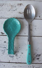 Pioneer Woman NWT Flea Market Embossed Stoneware Spoon Rest+Bonus Slotted Spoon