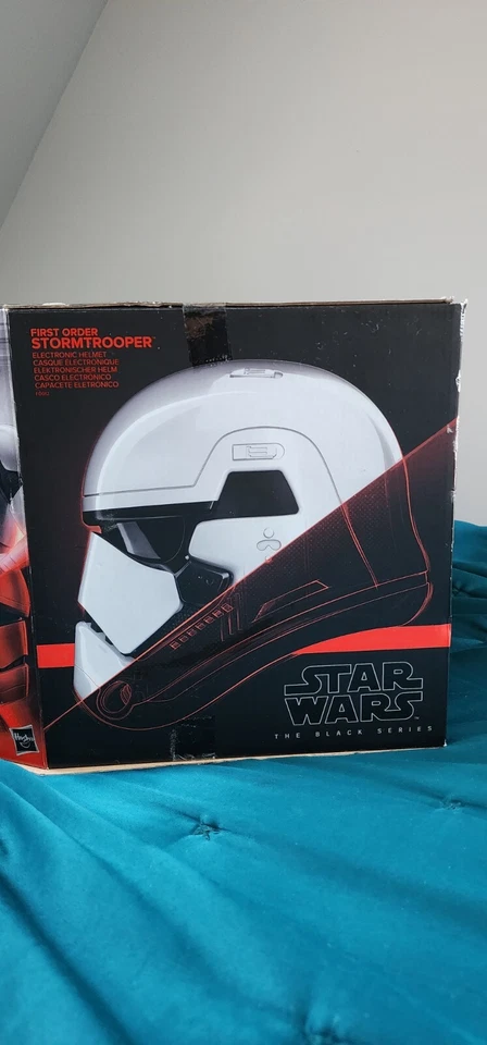 Capacete Stormtrooper Star Wars First Order Black Series - Imagem 4 de 4