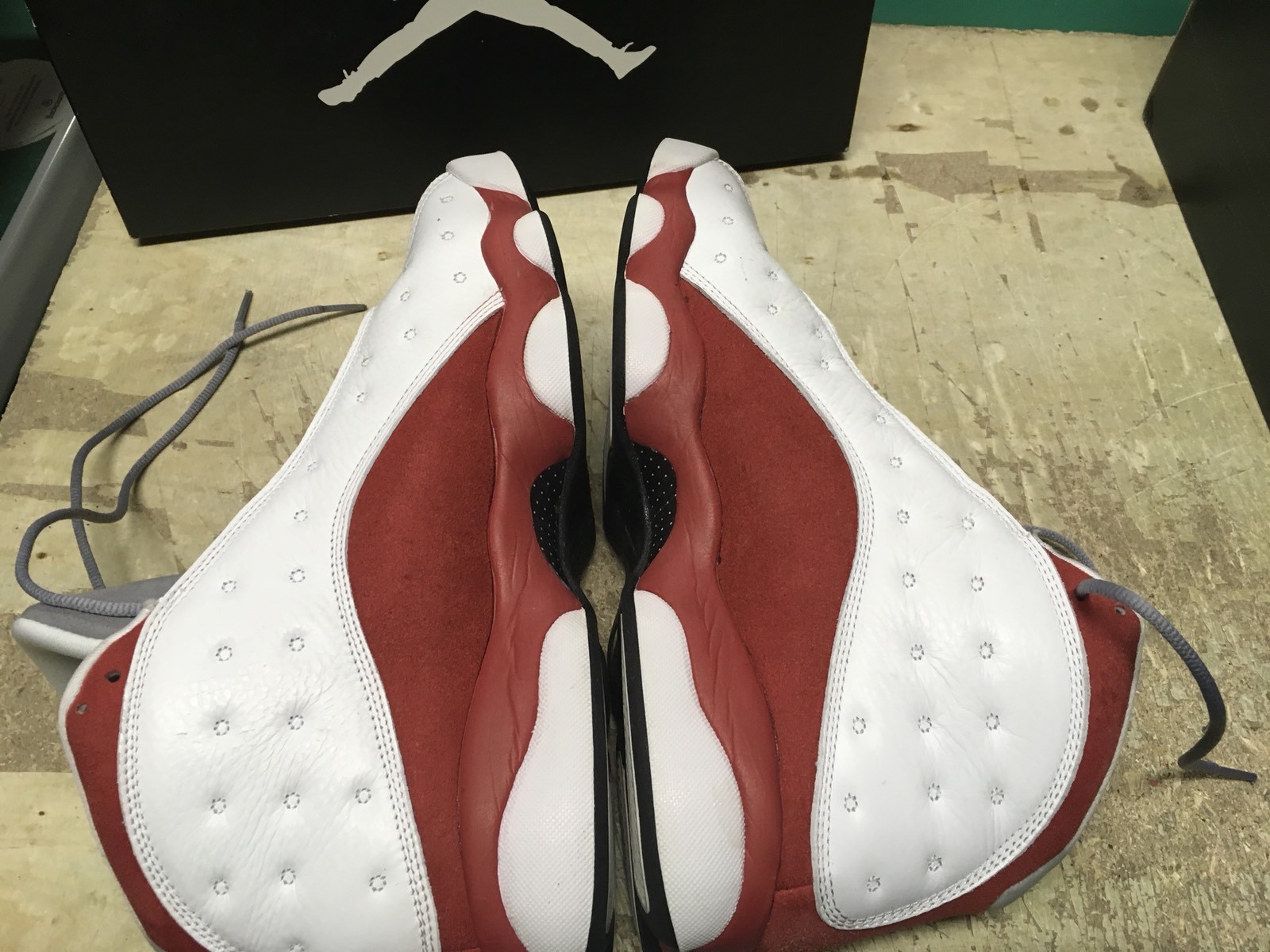 USED MENS NIKE TOE AIR JORDAN XIII 13 GREY TOE NIKE 2014 ED 414571 126 SZ 10.5 Replce Box 975e17 USED MENS NIKE TOE AIR JORDAN XIII 13 GREY TOE NIKE 2014 ED 414571 126 SZ 10.5 Replce Box 975e17
