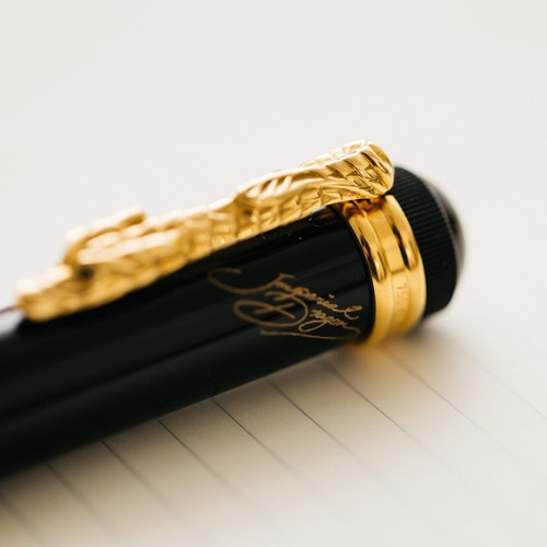 Montblanc Writer's Edition 1993 Imperial Dragon 888 Fountain Pen - Preowned - Picture 4 of 13