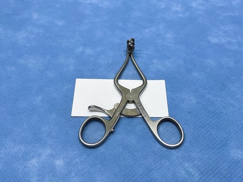 Codman 50-5646 Baby Weitlaner Retractor, 4.4", Sharp, 2x3 Prongs, Germany - Picture 4 of 4