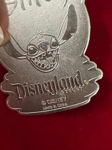 Disneyland Resort Stitch Surfbrett Emaille Schlüsselanhänger bedruckt MARY 3,6" lang - Bild 4 von 5