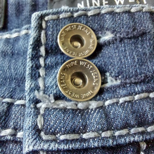 Pantalones de mezclilla Nine West azules talla 8 embellecidos brillantes bolsillos con solapa fecha noche calce capri - Imagen 5 de 10