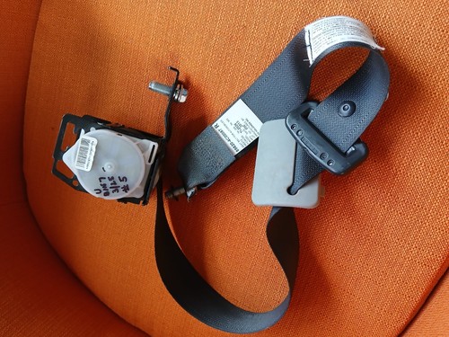 2011-15 KIA OPTIMA EX 2.4L REAR CENTER SEAT BELT RETRACTOR OEM+ - Picture 3 of 9