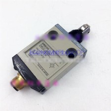 1piece For Omron D4CC-3033 Limit Switch New