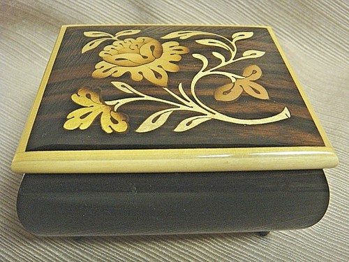 Inlaid Wood MUSIC BOX by SORRENTO SPECIALTIES w/ REUGE Swiss Movement "Fantasia" - Picture 1 of 12