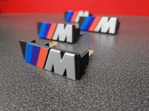 BMW E28 M Grille Badge 51 14 1 884 015 - 51141884015 Reproduction - Picture 3 of 3
