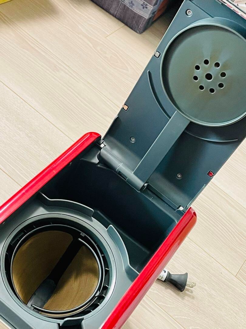 DeLonghi kMix Drip Coffee Maker 6 Cups Manufacturer Red CMB6RD 100v