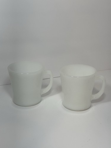 Set Of 2 Vintage Fire King Milk Glass D Handle Coffee Mugs Cups