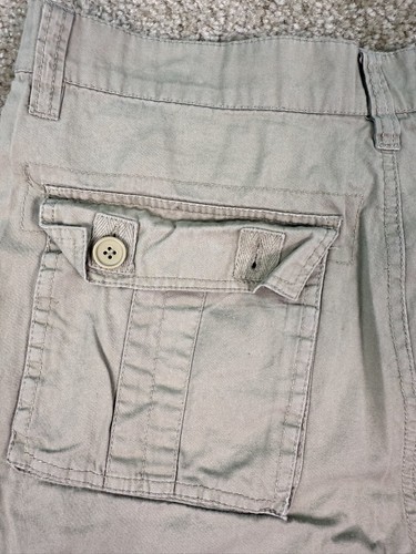 Marc Ecko Cut & Sew Mens Beige Cargo Shorts Size 32 Outdoors Streetwear B943 - Picture 5 of 14