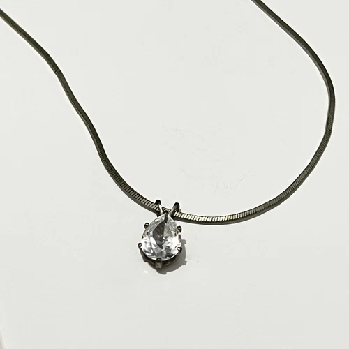 VETEMENTS Collana catena in metallo con ciondolo zirconi a goccia