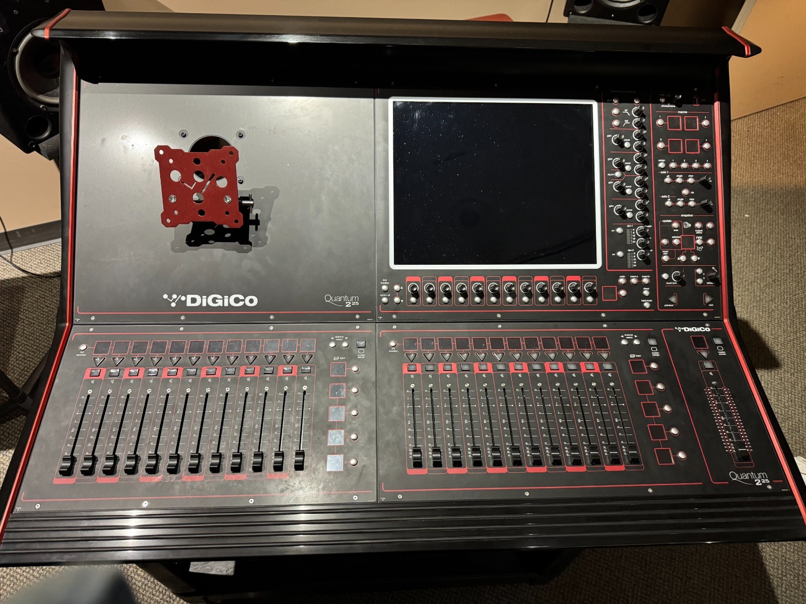 Digico Q225 Audio Console