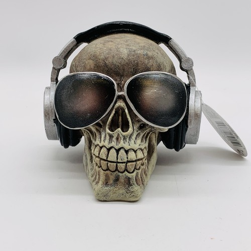 Penn-Plax Skull & Glasses Aquarium Ornament