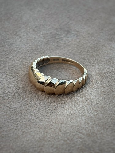 Anello vintage oro 9 ct conchiglia croissant cupola grossa 9k marcato 2,4 g - misura L - Foto 1 di 15