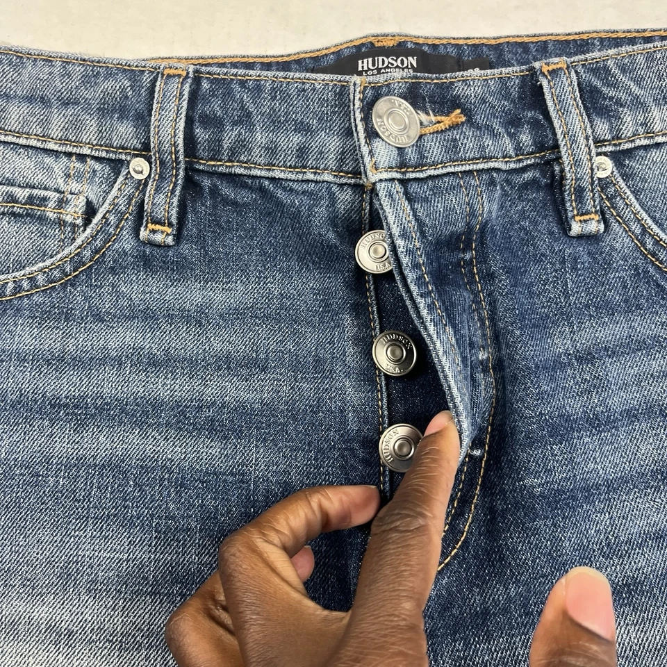 Shorts jeans Hudson Lori corte azul escuro cintura alta botão mosca casual 28 - Imagem 3 de 4