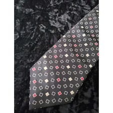 VanHeusen Pointed Neck Tie Mens Black Geometric Silk USA Made Career Wear