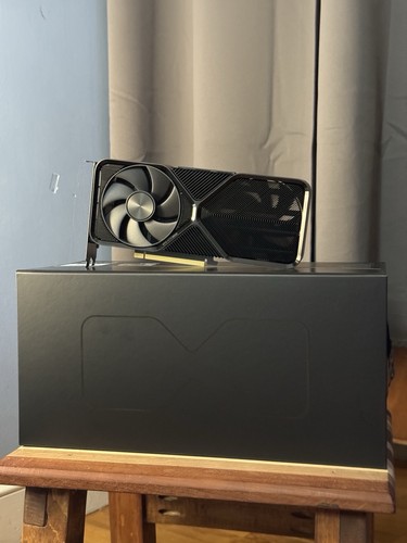 NVIDIA GeForce RTX 4070 Super FE Founders Edition 12GB GDDR6X (with Box & Cable) - Afbeelding 7 van 9
