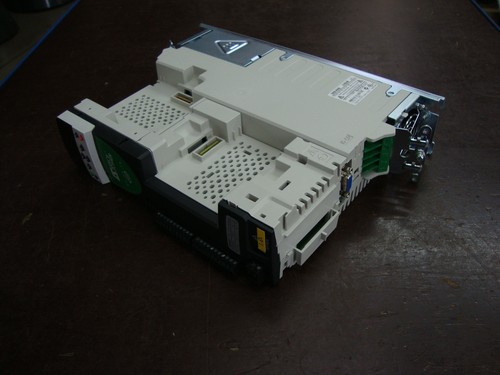 Convertidor de frecuencia Control Techniques Unidrive SP0402 3098-0006 0,37kW - Imagen 4 de 5