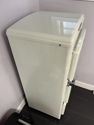 Refrigerator - Restored Australian Manufactured Historic Hallstrom - Picture 2 of 24
