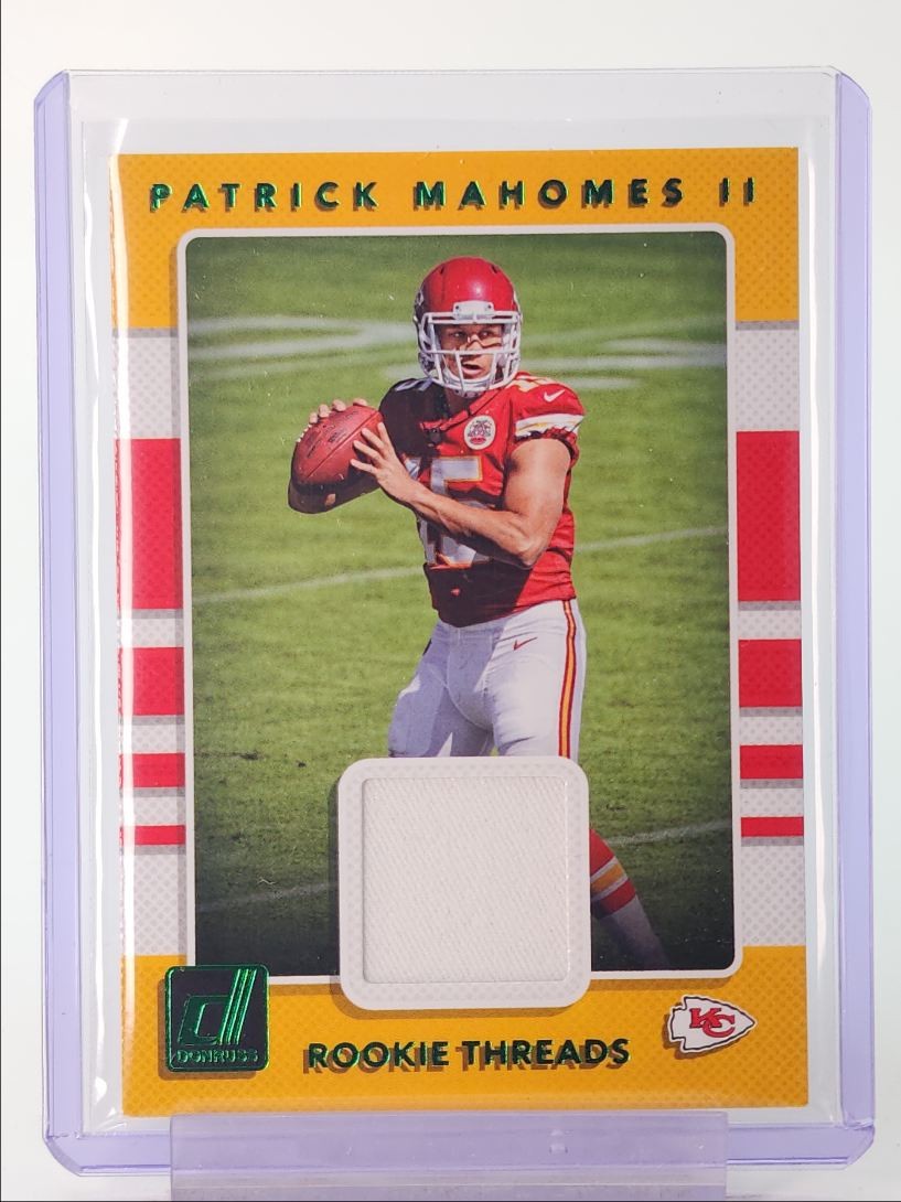 PATRICK MAHOMES II 2017 DONRUSS ROOKIE THREADS PATCH GREEN RC Q4444