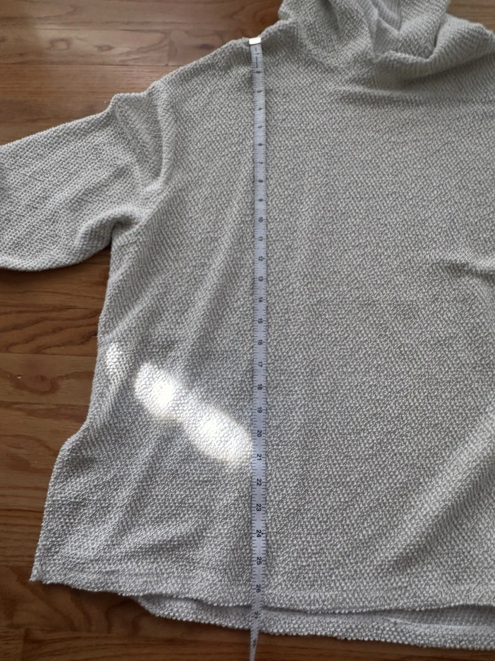 H&M Knit White Sweatshirt 1/2 Sleeved Large Womens - Image 4 of 4