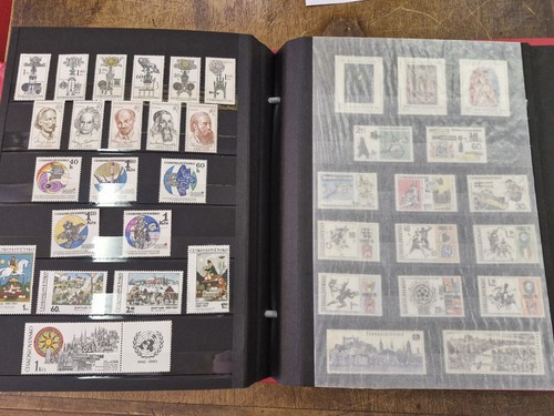 Album De Timbres Etrangers. 10 - 第 12/15 張圖片