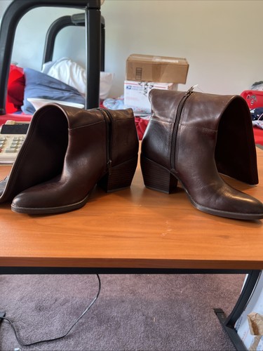 NWOB. Naturalized Dark Brown Knee High Boots. Size ? Fit Like A 7. Wide Calf. - Picture 2 of 10