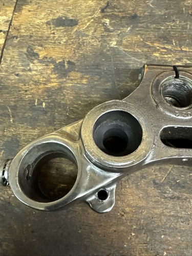 84 Harley Davidson XLH 1000 Sportster upper triple tree fork shock clamp - Picture 6 of 8