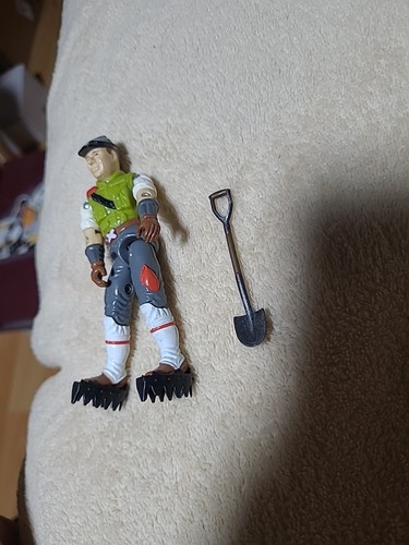 1986 GIJOE WITH SHOVEL AND SHOE CLAMPS - Picture 1 of 9