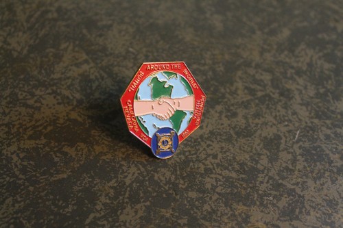 California Nevada Lions Youth Exchange 1990 Hands around the World MD4 Pin