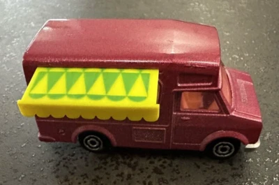 Majorette n°259, fourgon violet "service glaces", 1/67e - Photo 1/3