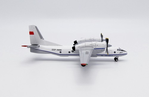Antonov An-32 Scale 1:400 Diecast Model LH4330 - Bild 2 von 4