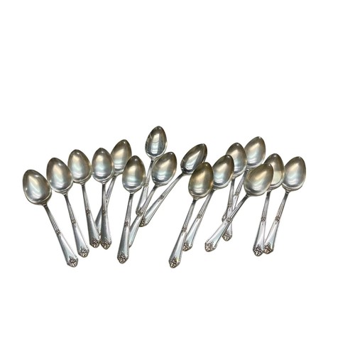 53 Piece Tudor Plate Sweet Briar by Oneida Community Siversmiths Flatware Set - Picture 11 of 18